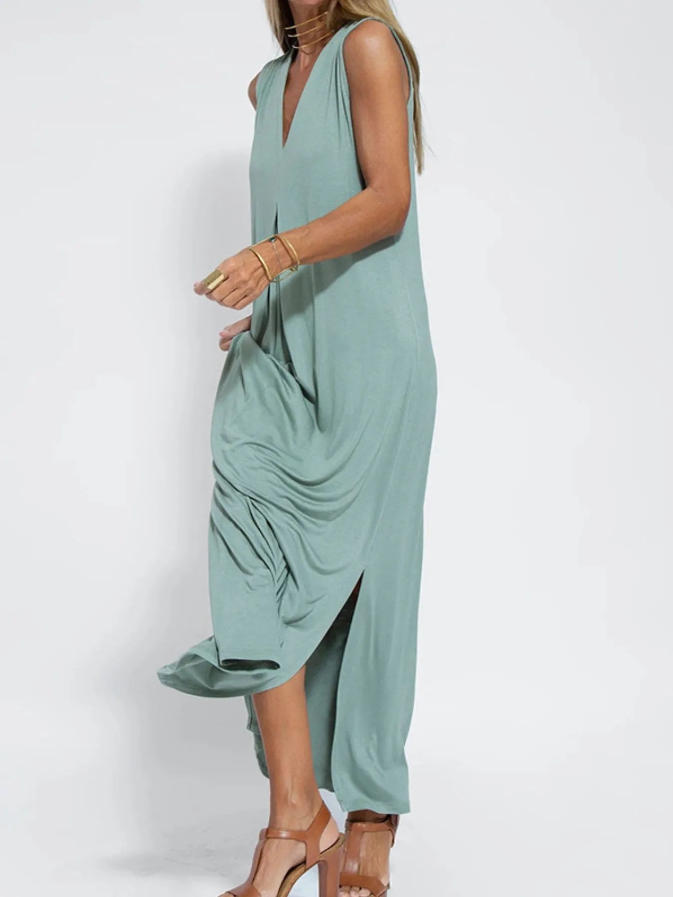 Abito Maxi Senza Maniche a V Full Size con Fessura Taglie Forti