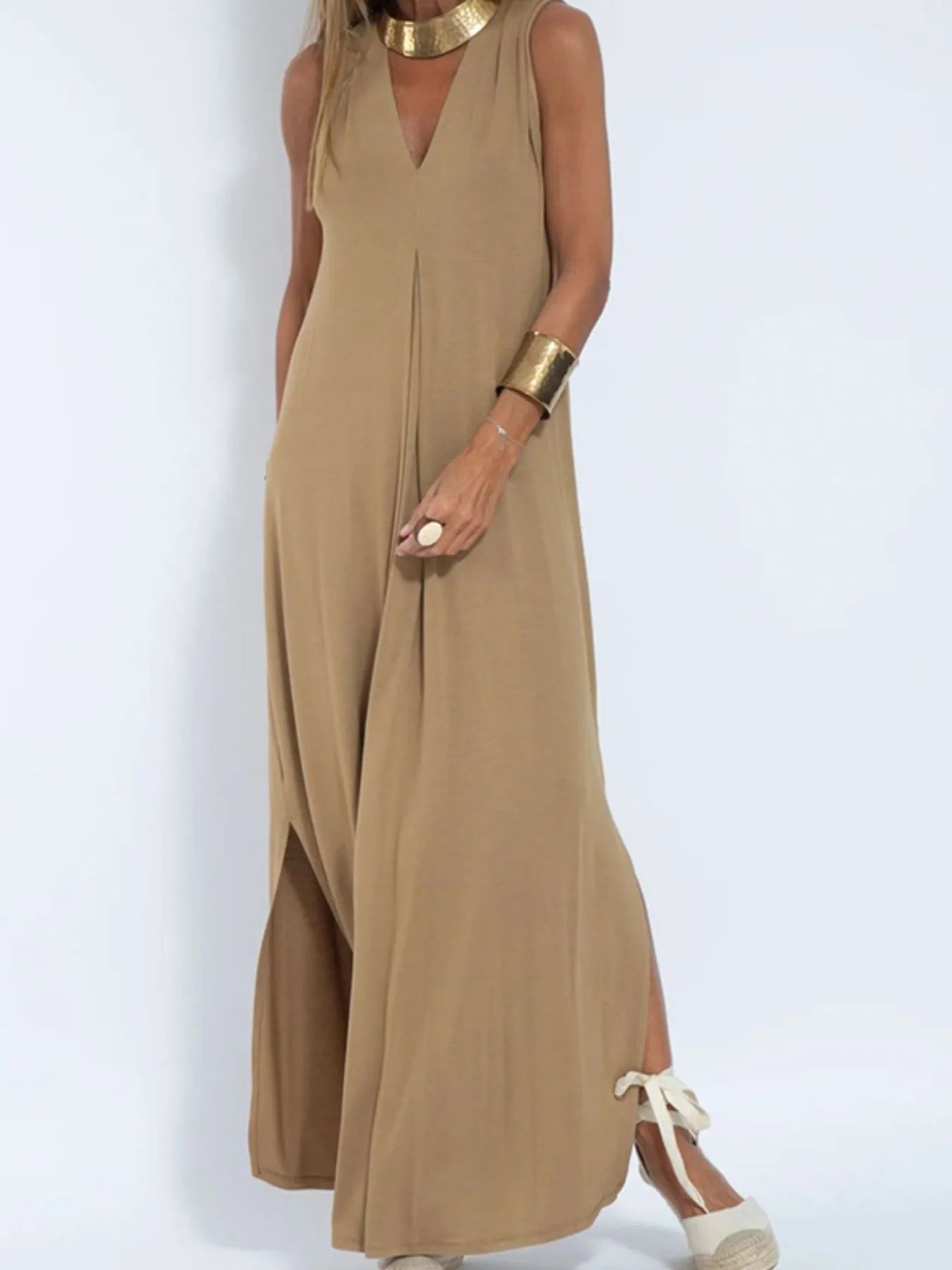 Abito Maxi Senza Maniche a V Full Size con Fessura Taglie Forti