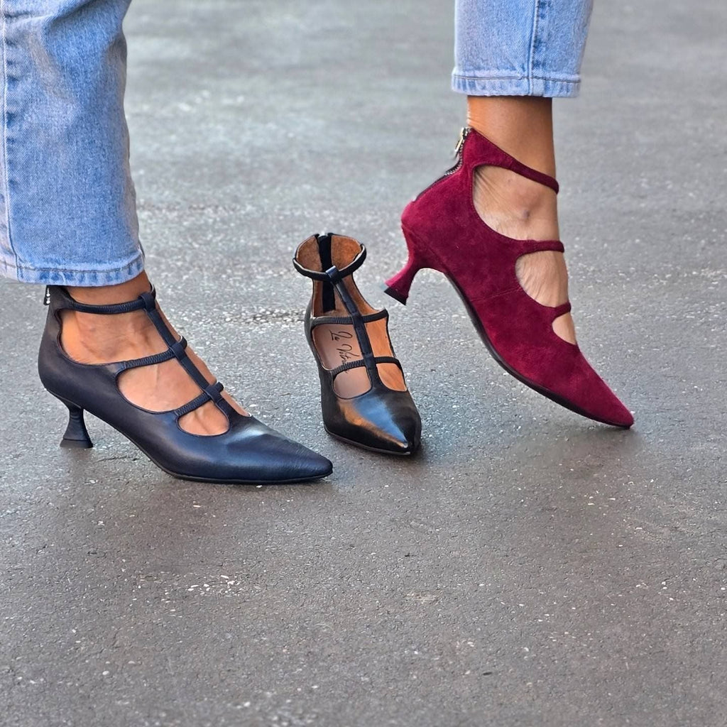 DÉCOLLETÉ CON CINTURINI E TACCO BASSO