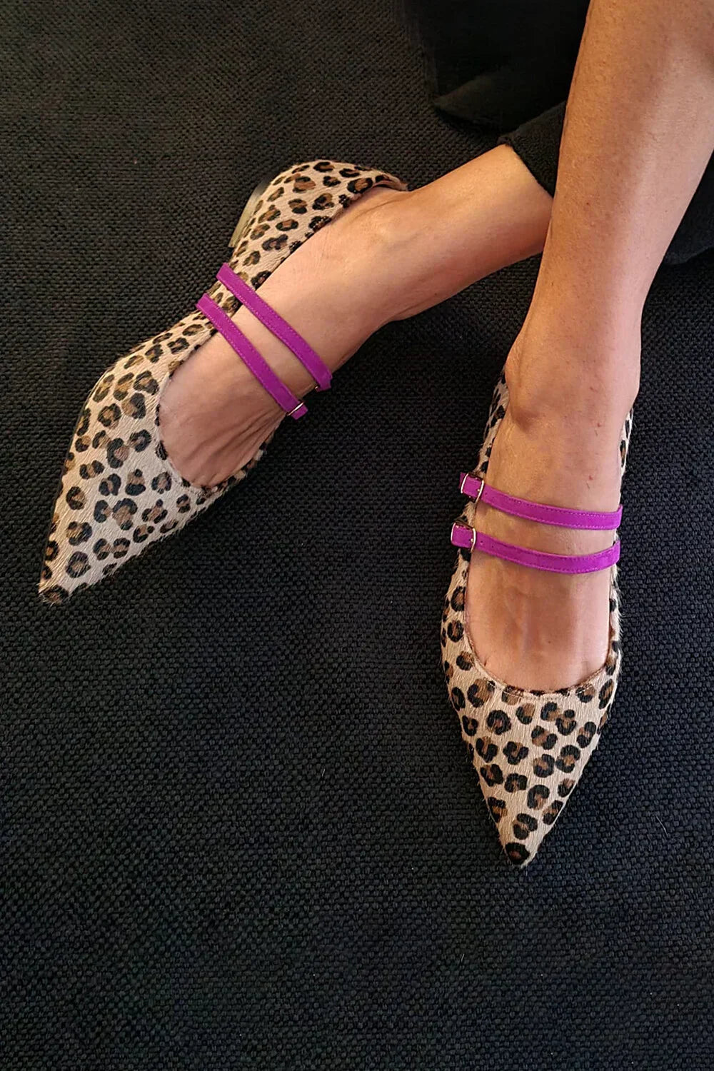 DÉCOLLETÉ LEOPARDATE CON DOPPIO CINTURINO