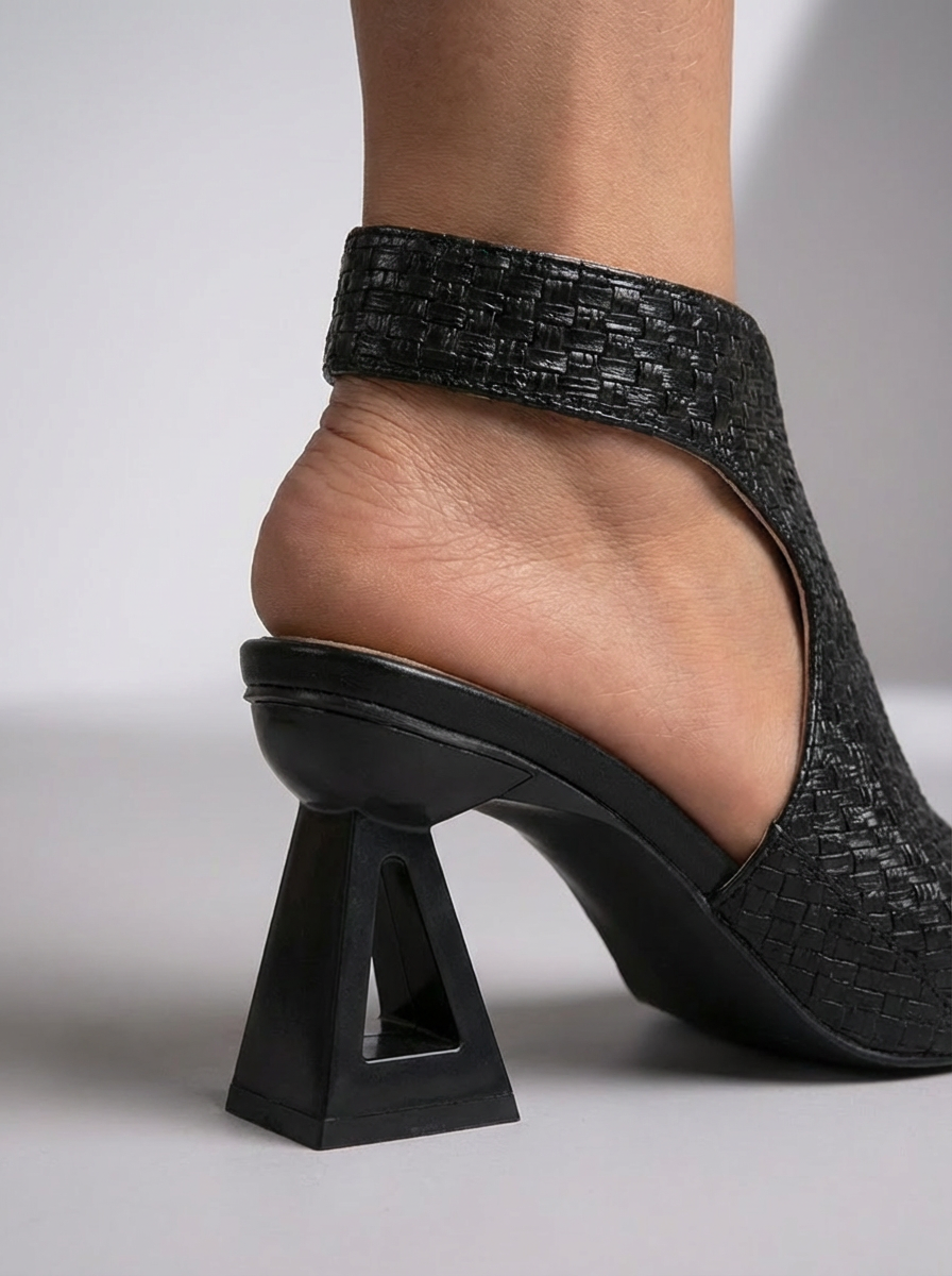 Graciela™ | Elegante sandalo intrecciato con tacco geometrico