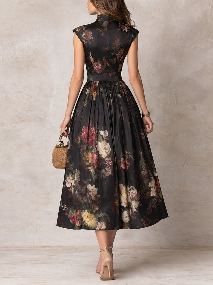 Patricia | Vestito Midi Plissettato in Raso Nero con Fiori