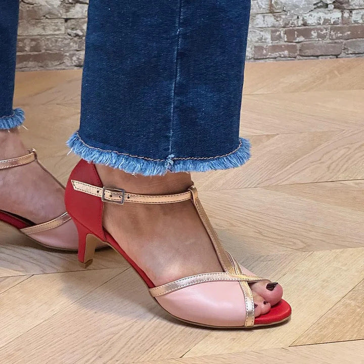 SANDALO ELEGANTE CON CINTURINO A T