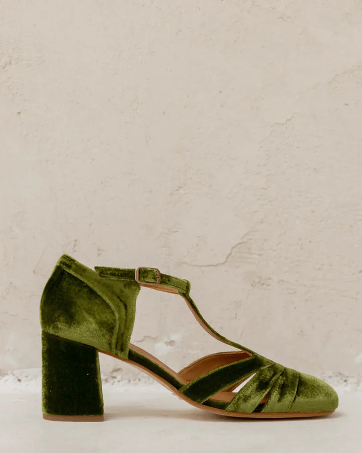 SCARPA CON CINTURINO A T E TACCO STABILE