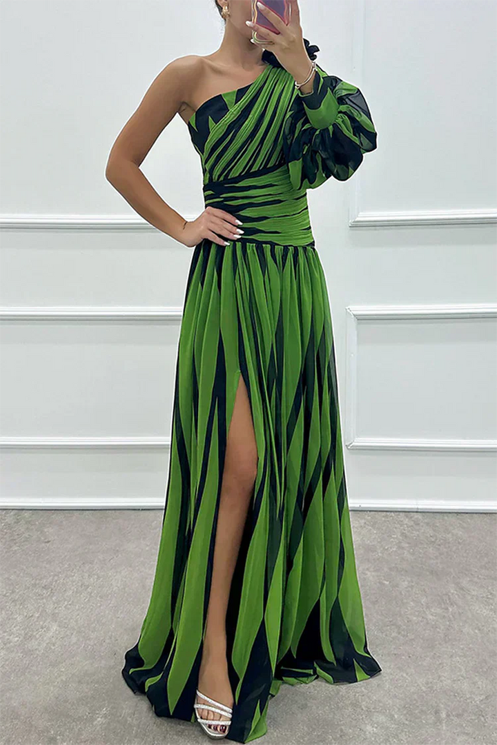 Shiloh - Elegante Vestito Maxi a Strisce con Spalla Scoperta